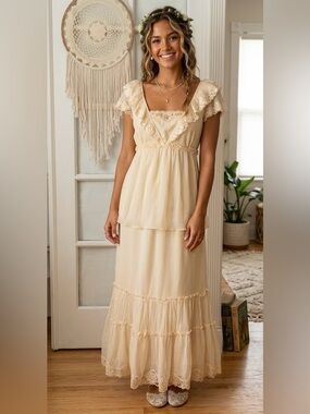 Robbie Bee Cream Lace Tiered Top and Skirt